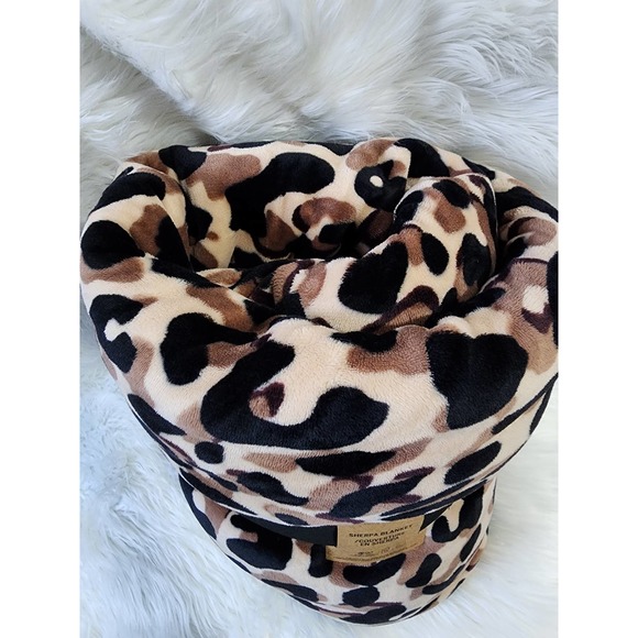 Victoria's Secret PINK Leopard Print Black Sherpa Blanket 60 in by 72 in NEW - Picture 3 of 9